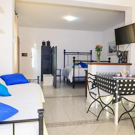 بيت ضيافة Domus Socolatae Apartments&suites