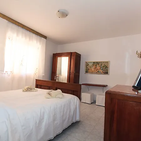 Domus Socolatae Apartments&suites بيت ضيافة *