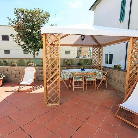 Domus Socolatae Apartments&suites بيت ضيافة