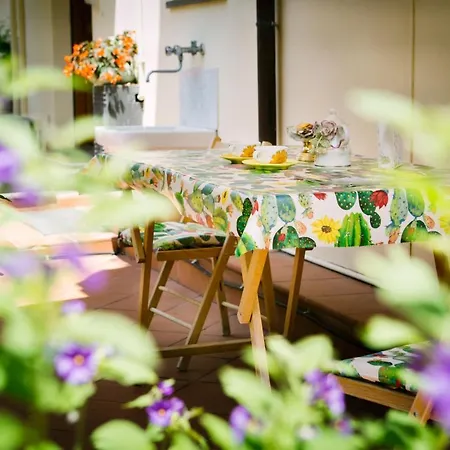 Domus Socolatae Apartments&suites بيت ضيافة