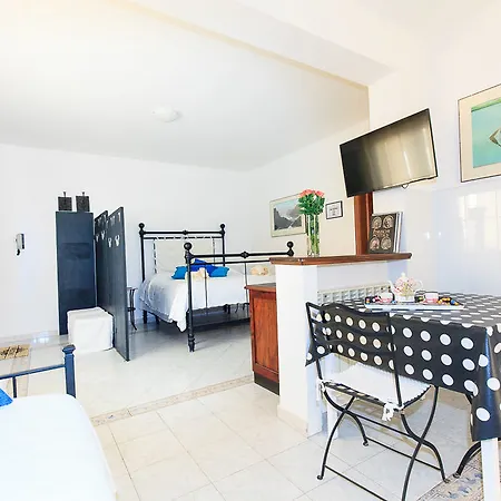 Domus Socolatae Apartments&Suites * Follonica